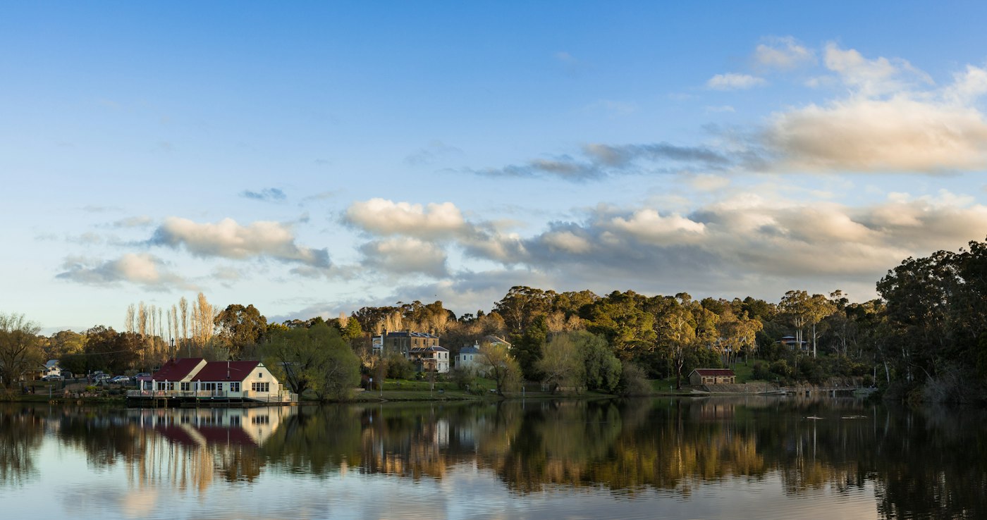House beside a calm lake in Daylesford